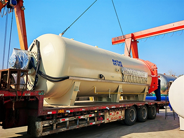 汽車內飾碳纖維熱壓罐發(fā)貨現(xiàn)場