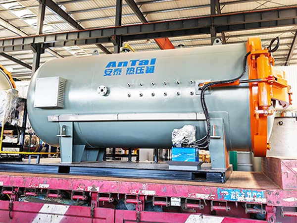 碳纖維復(fù)合材料熱壓罐發(fā)貨現(xiàn)場