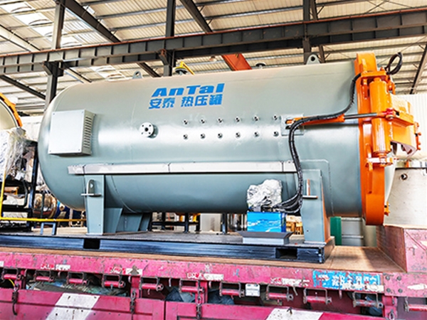 碳纖維復合材料熱壓罐發(fā)貨現(xiàn)場